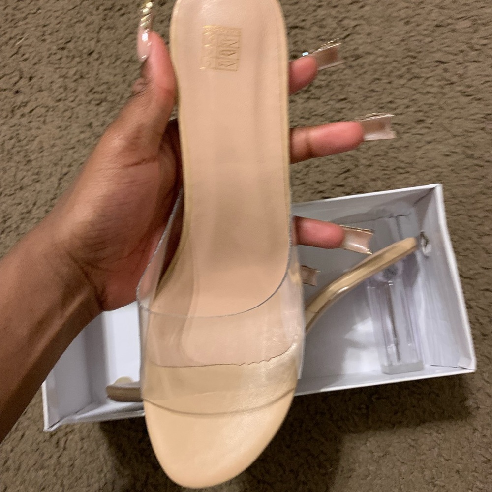 Heels - Picture 2 of 3